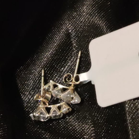 14K Yellow Gold Triple Cubic zirconia stones - Picture 2 of 8